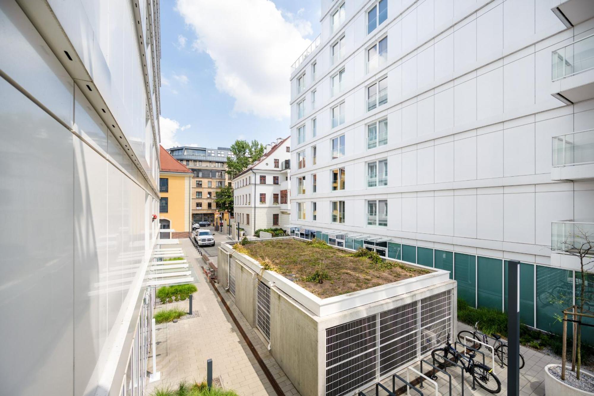Elegant Apartment With Balcony By The Oder River In Wroclaw By Renters Prestige Exterior foto
